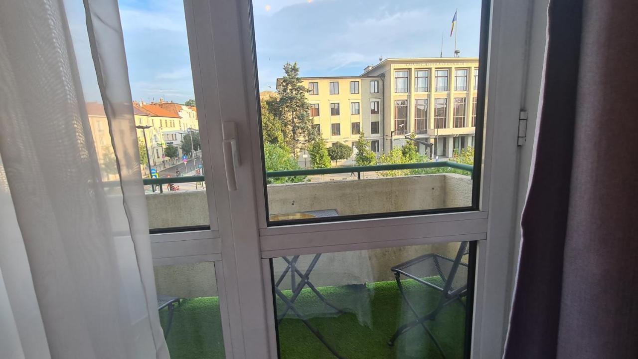 Main Square 5 Star Luxury Apartment With View Kolozsvár Kültér fotó