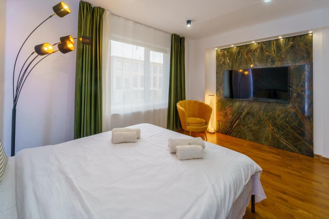 Main Square 5 Star Luxury Apartment With View Kolozsvár Kültér fotó